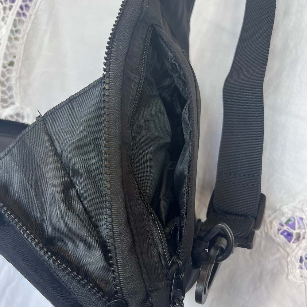 Live In Style Crossbody Bag - Picture 10 of 10
